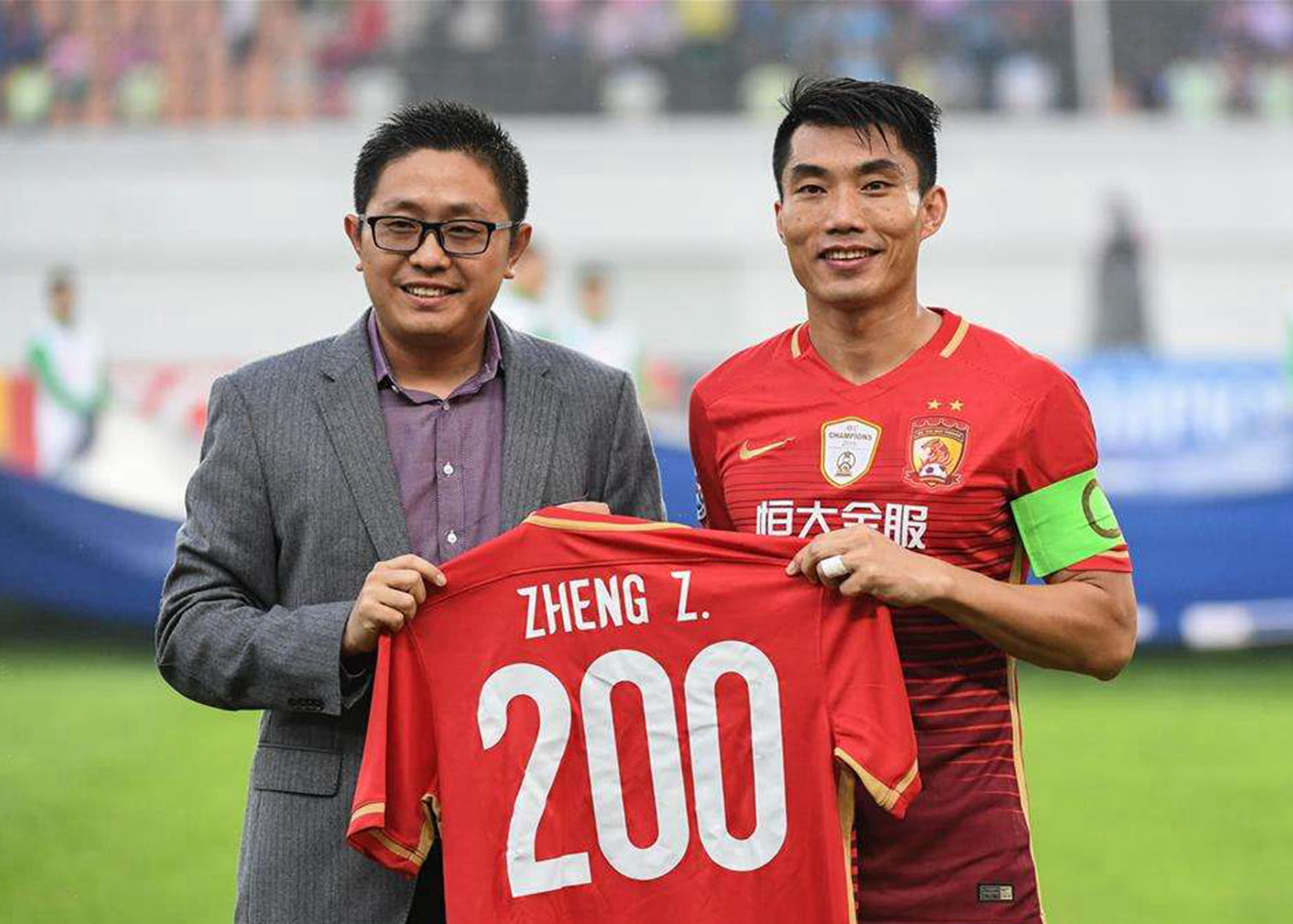 追梦发问什么比感恩节大餐更糟糕？网友：球队老将揍年轻队友（追梦发问：还有比感恩节大餐更糟的吗？网友：球队老将暴打新秀）