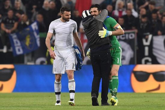 阿森纳官方：热苏斯顶替道曼进入欧冠名单，有资格对阵布鲁日（阿森纳官宣：热苏斯取代道曼入列欧冠名单，可出战布鲁日）