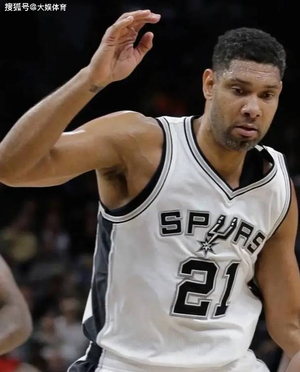 🎮HLE 1-0 T1：Peyz天肥卢锡安无力回天，HLE首局先下一城（🎮HLE先拔头筹1-0 T1：Peyz卢锡安再肥难救主，首局HLE收下胜利）