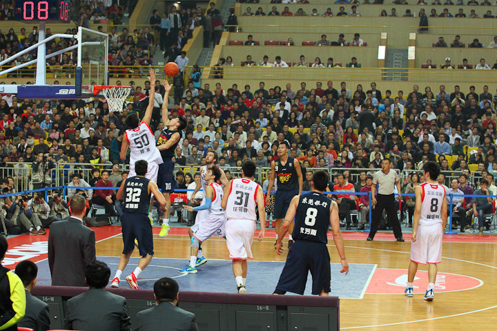 足球法甲豪门官宣新门将加盟（法甲豪门官方宣布签下新门将）